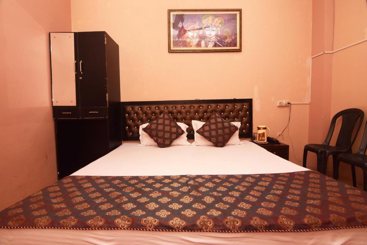 Ds Residency Varanasi-Prime Location-Parking 외부 사진