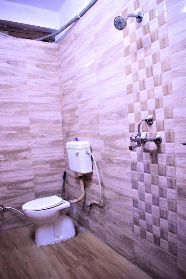 Ds Residency Varanasi-Prime Location-Parking 외부 사진