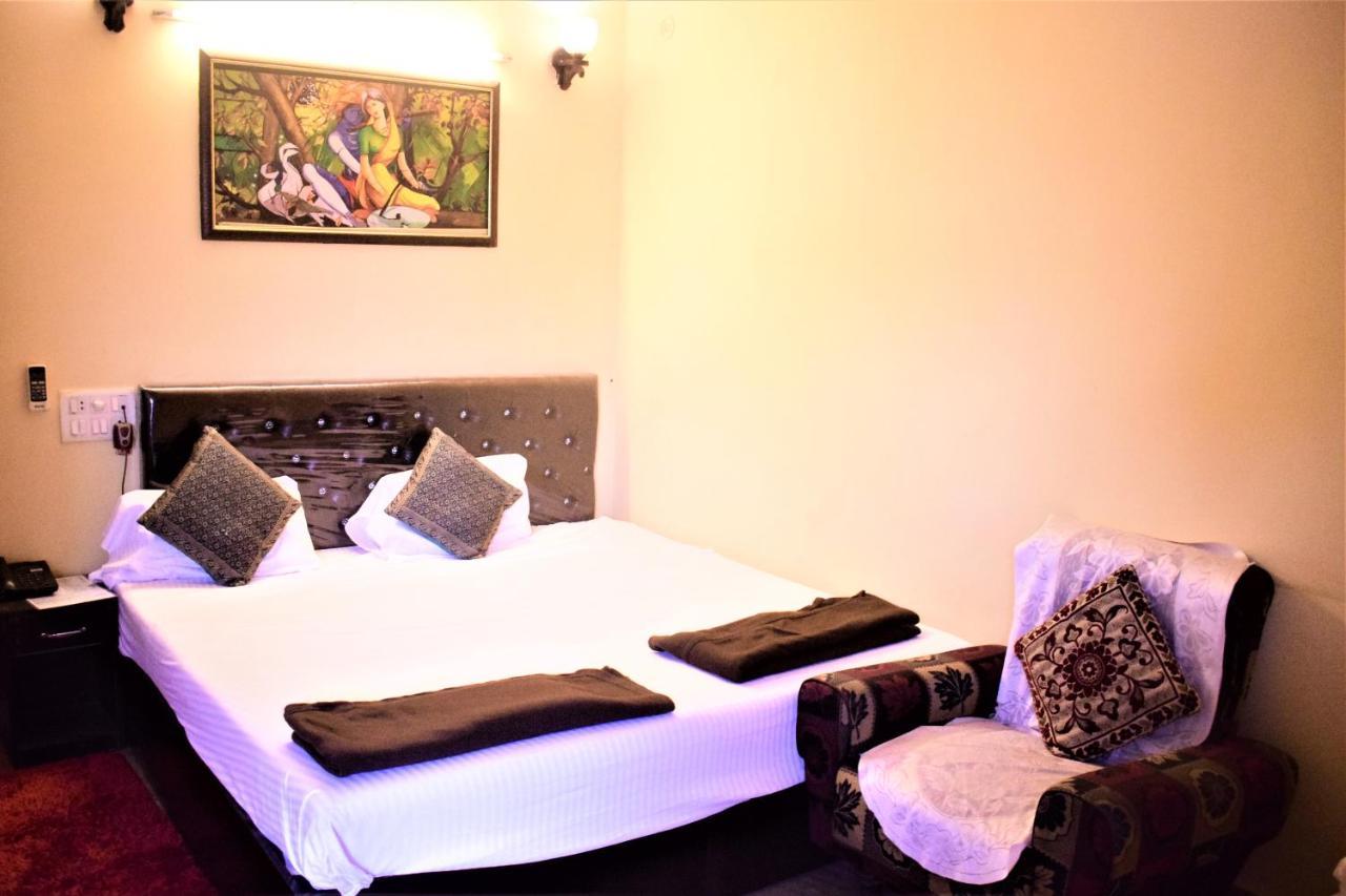 Ds Residency Varanasi-Prime Location-Parking 외부 사진