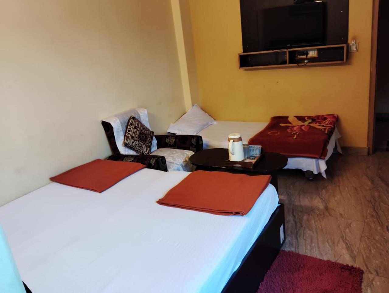 Ds Residency Varanasi-Prime Location-Parking 외부 사진