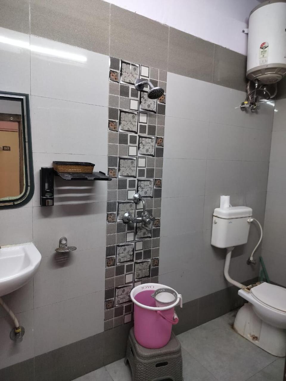 Ds Residency Varanasi-Prime Location-Parking 외부 사진