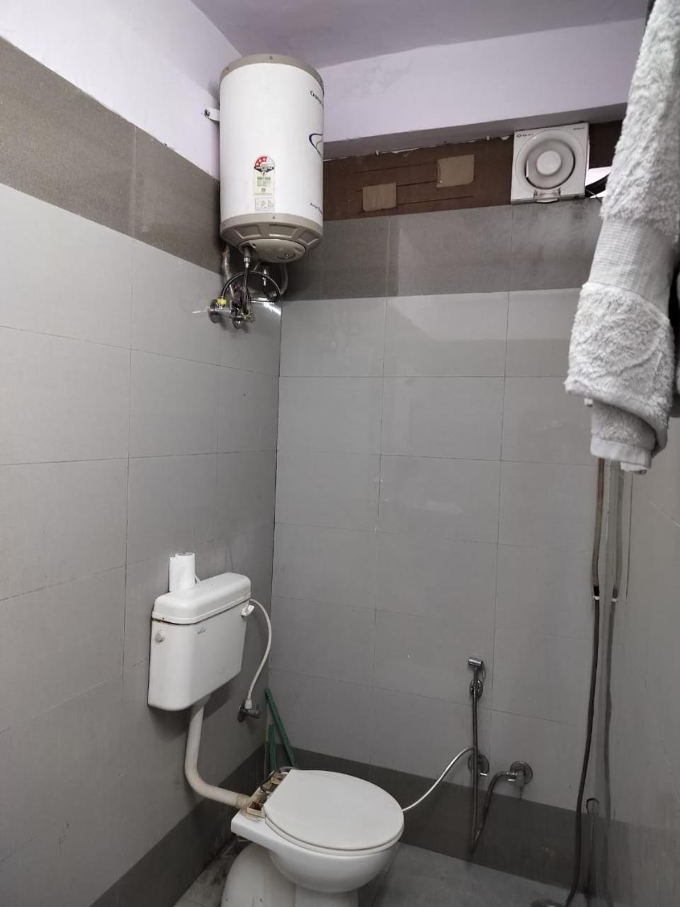 Ds Residency Varanasi-Prime Location-Parking 외부 사진