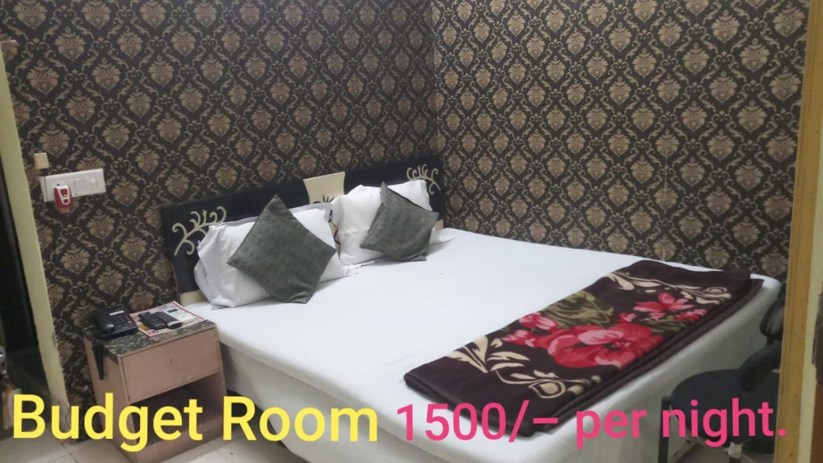 Ds Residency Varanasi-Prime Location-Parking 외부 사진