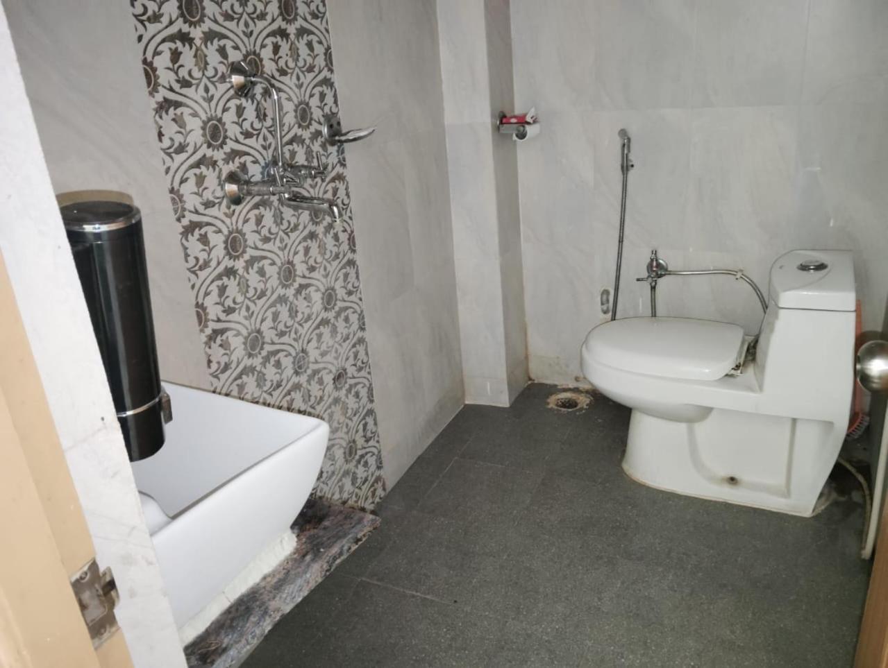 Ds Residency Varanasi-Prime Location-Parking 외부 사진