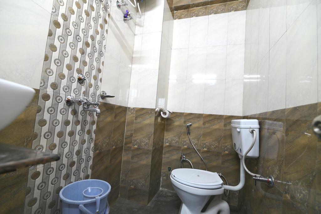 Ds Residency Varanasi-Prime Location-Parking 외부 사진
