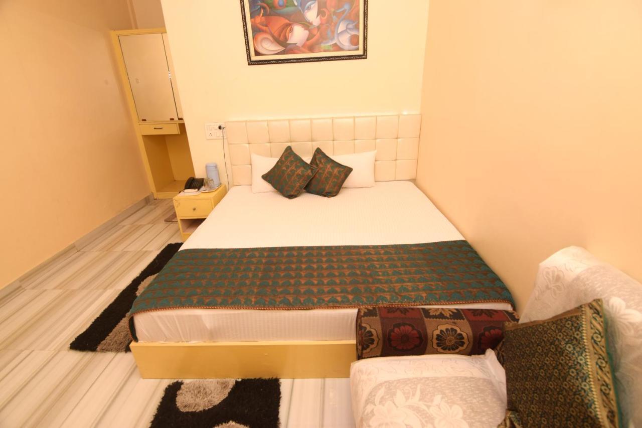 Ds Residency Varanasi-Prime Location-Parking 외부 사진